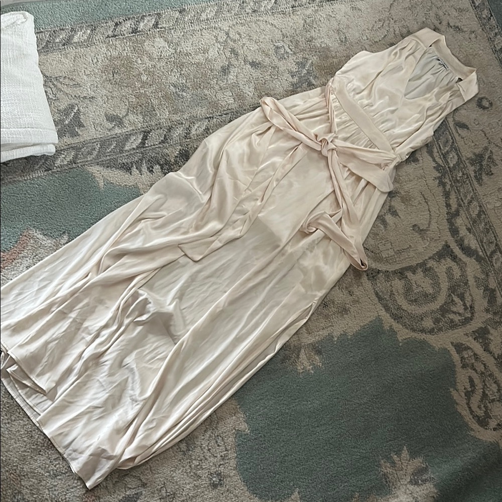 Elegant Cream Sleeveless Dress